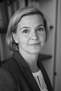 Dr. Claudia Hartling