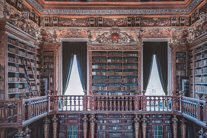 Bibliothek, Foto: "94999-Coimbra" auf https://flic.kr/p/2hG3S2V von https://www.flickr.com/photos/xiquinho/, Lizenz: CC BY 2.0